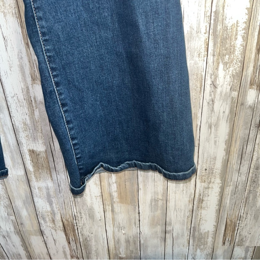 Lane Bryant Signature Bootcut Jeans Magic Waistband Mid Rise Dark Wash 28 - Picture 3 of 8